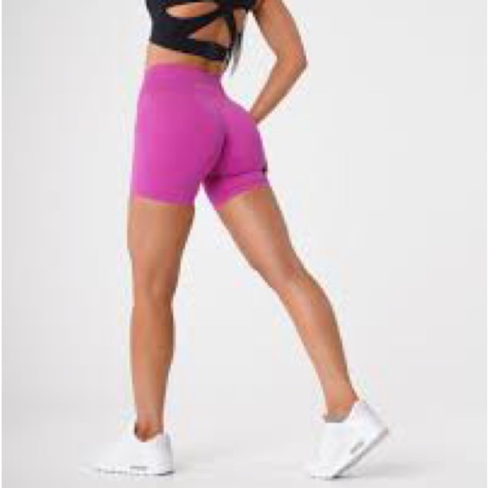 NVGTN Pro Seamless Shorts sz Medium Brand New